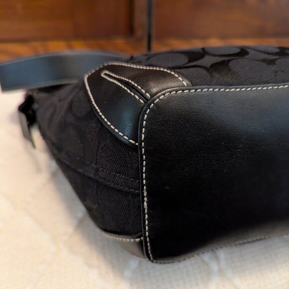 Coach Vintage Y2K - Signature and Leather Bucket Bag 6076 in Black - Picture 9 of 12
